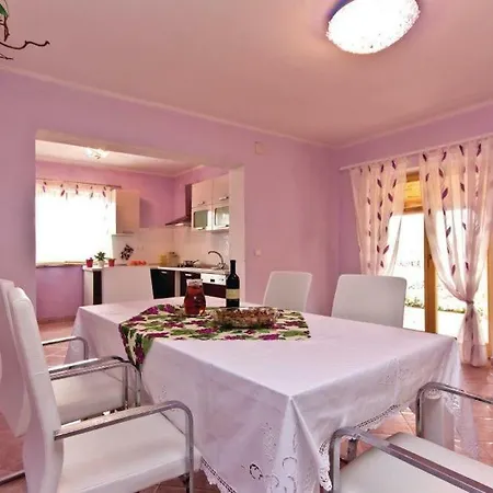 Holiday home Lovely Ana *